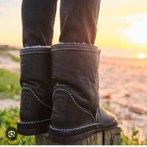 Women’s Jeffery’s Bay ( J Bay) size 7 Brown Suede & Leather Shearling Boots